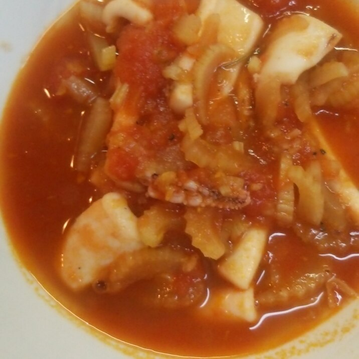 イカとセロリのトマトスープ